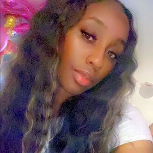 Meet your Posher, Shatia